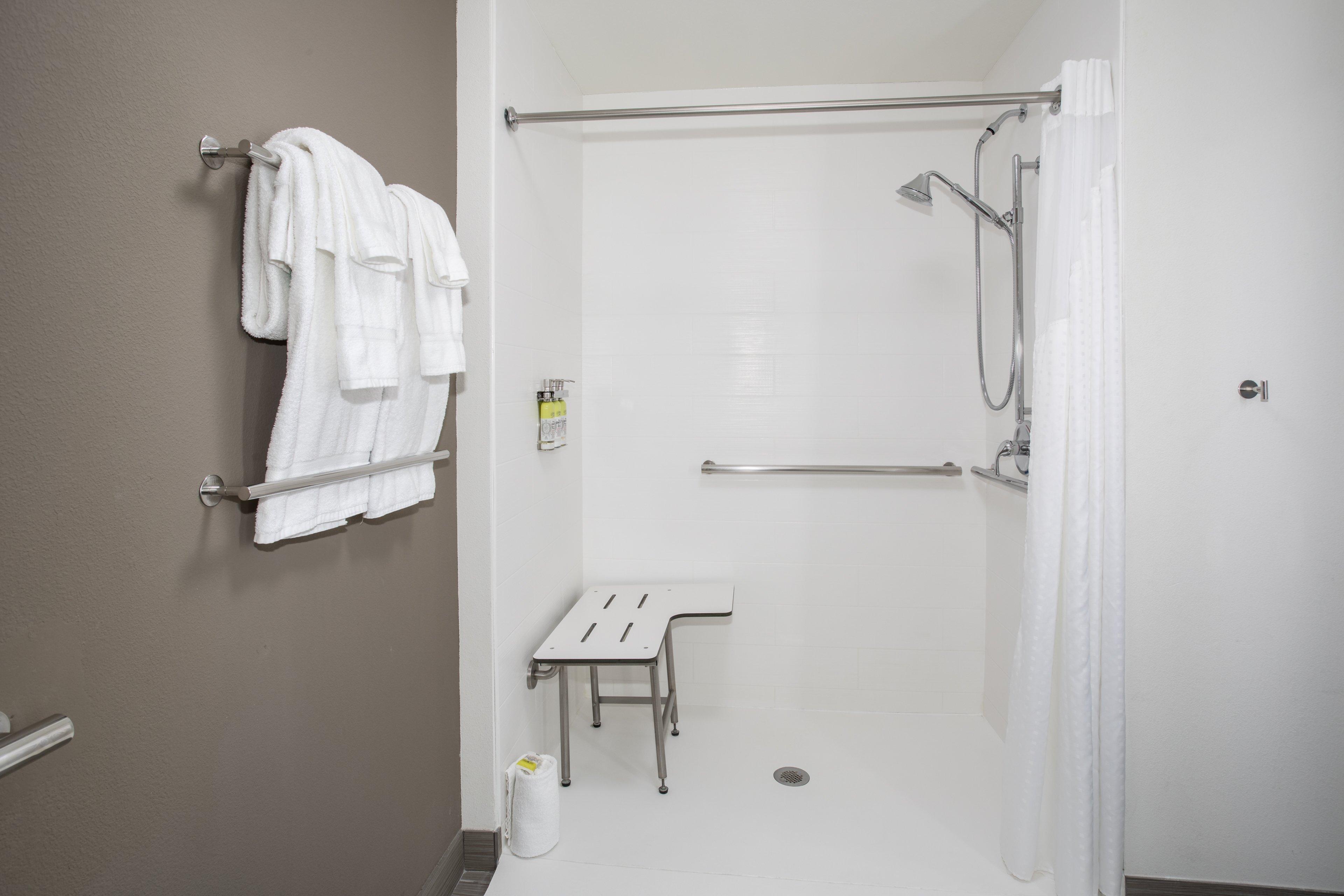 Holiday Inn Express & Suites Great Bend By Ihg Ngoại thất bức ảnh