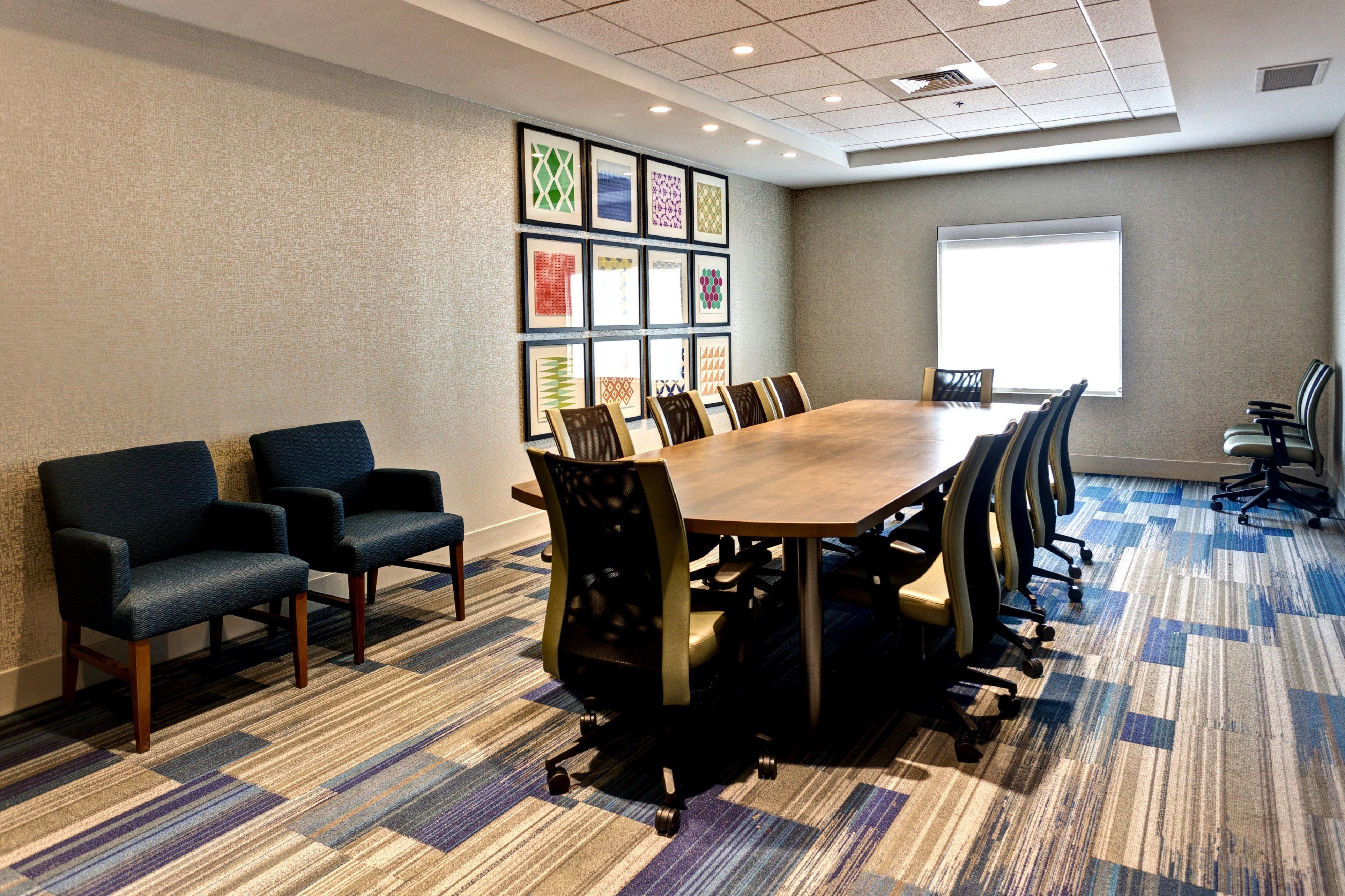 Holiday Inn Express & Suites Great Bend By Ihg Ngoại thất bức ảnh