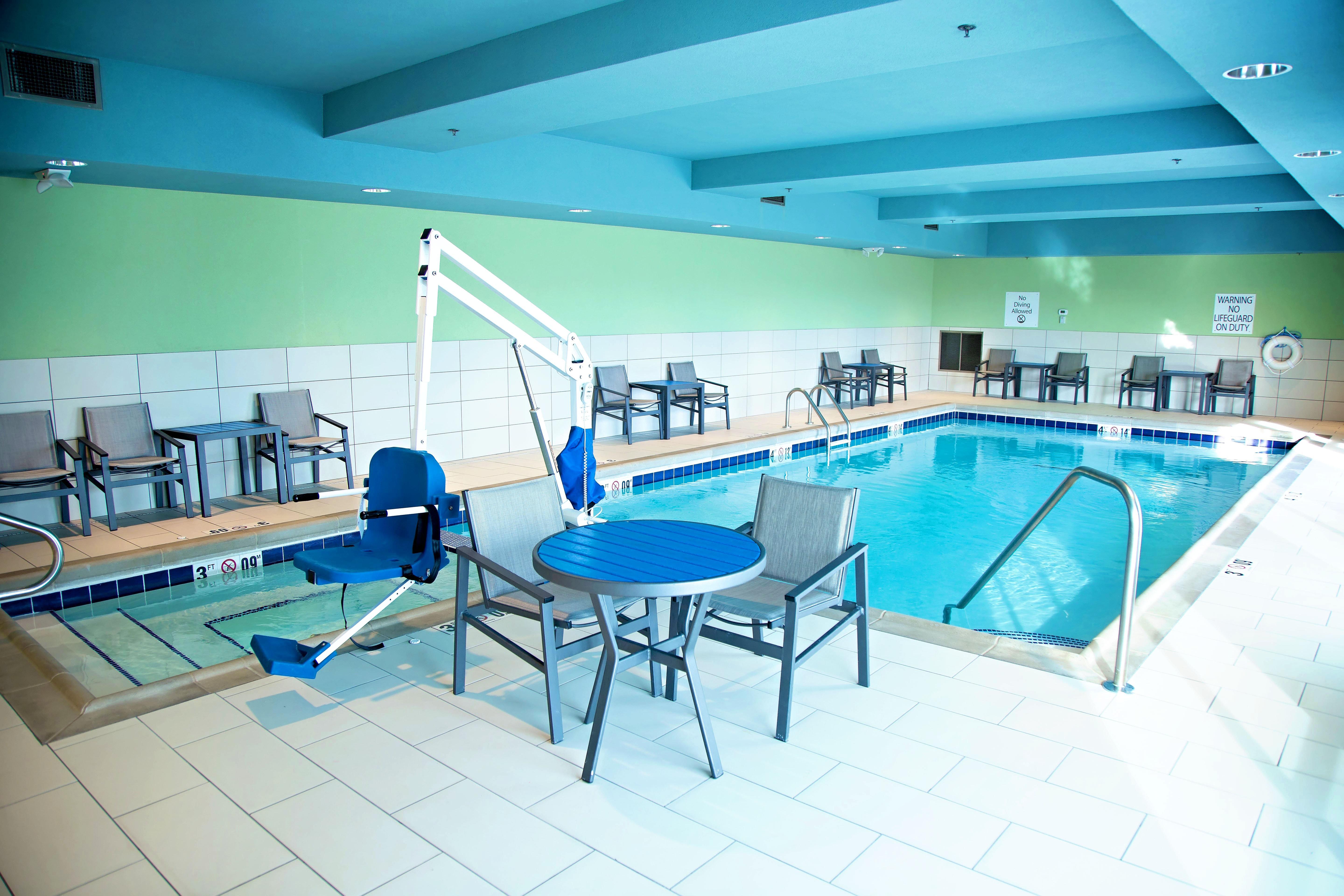 Holiday Inn Express & Suites Great Bend By Ihg Ngoại thất bức ảnh