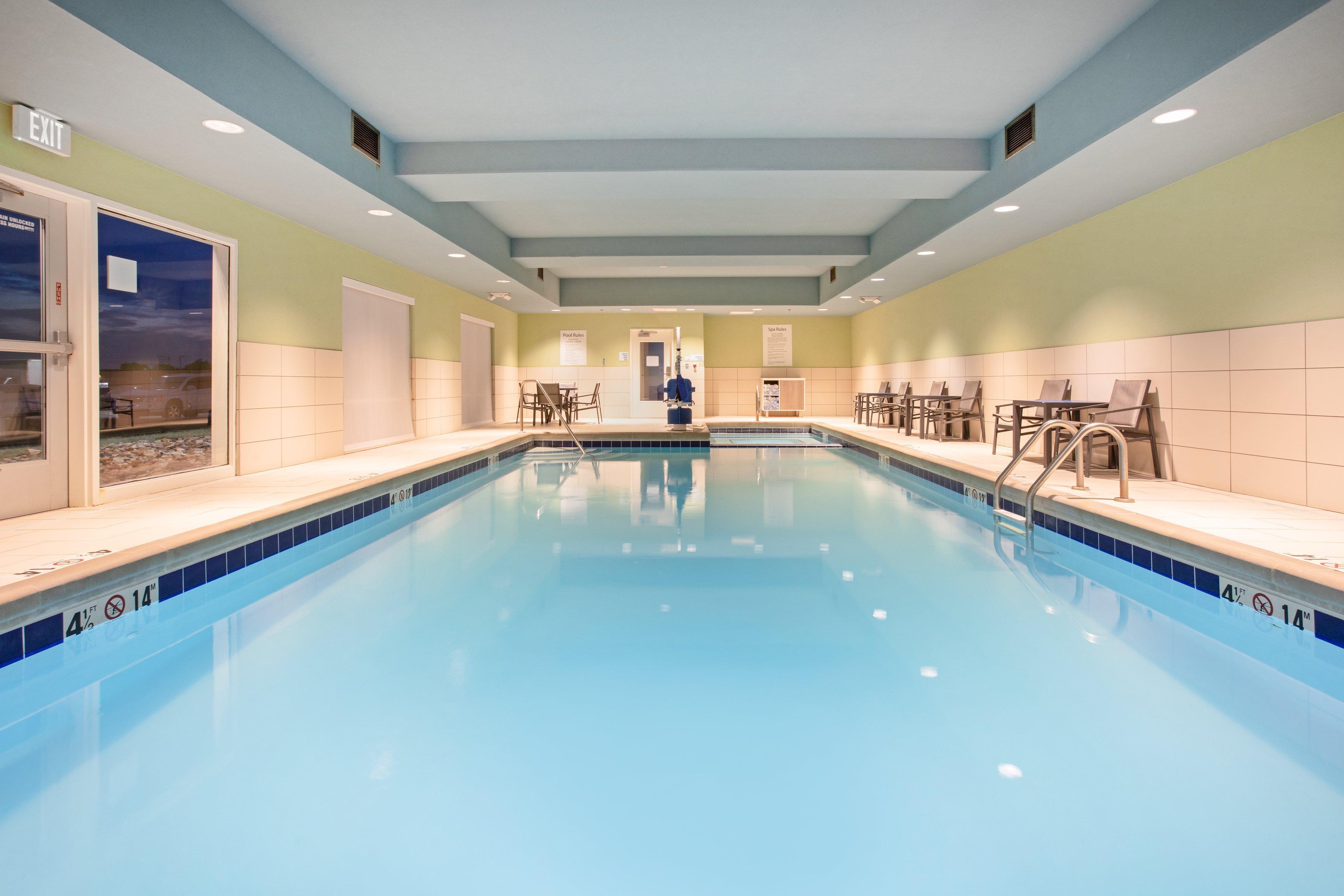 Holiday Inn Express & Suites Great Bend By Ihg Ngoại thất bức ảnh